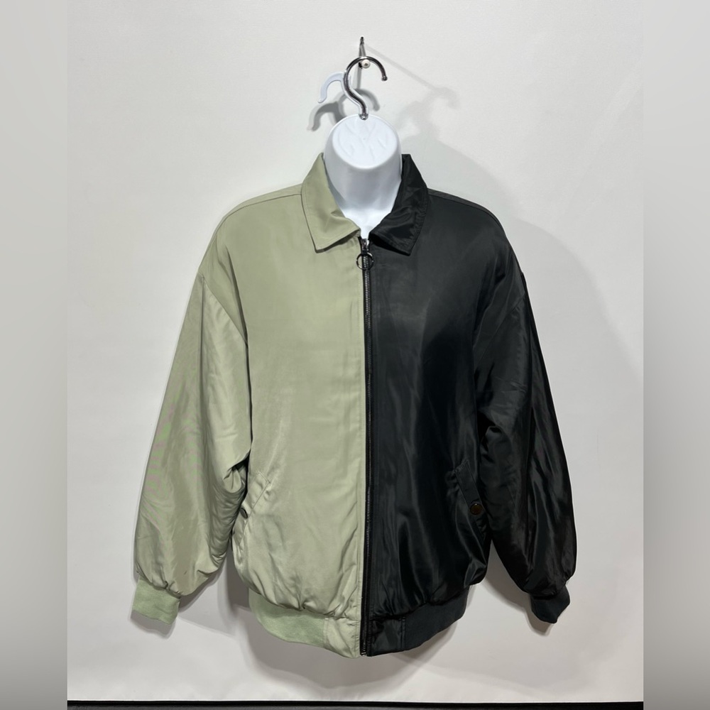 Adika Two-Tone Black and Green Women’s Over Sized Bomber Jacket Size Small NWT‎